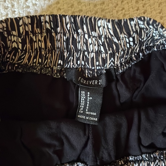 Forever 21 shorts - Picture 2 of 2